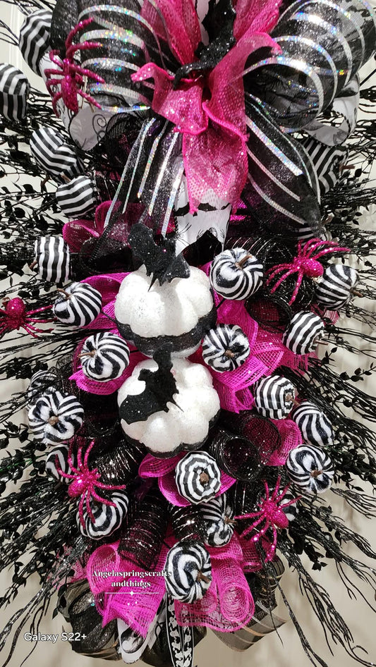 Spooky glam halloween door  swag